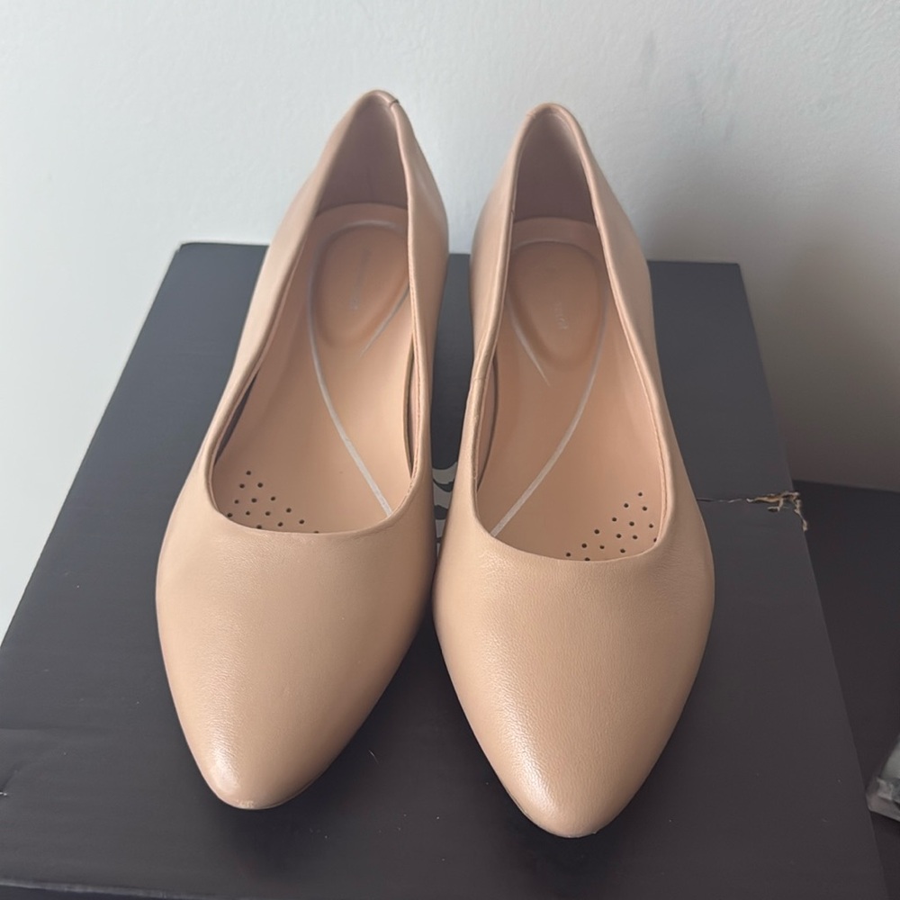 Women’s Easy Spirit size 7 wide